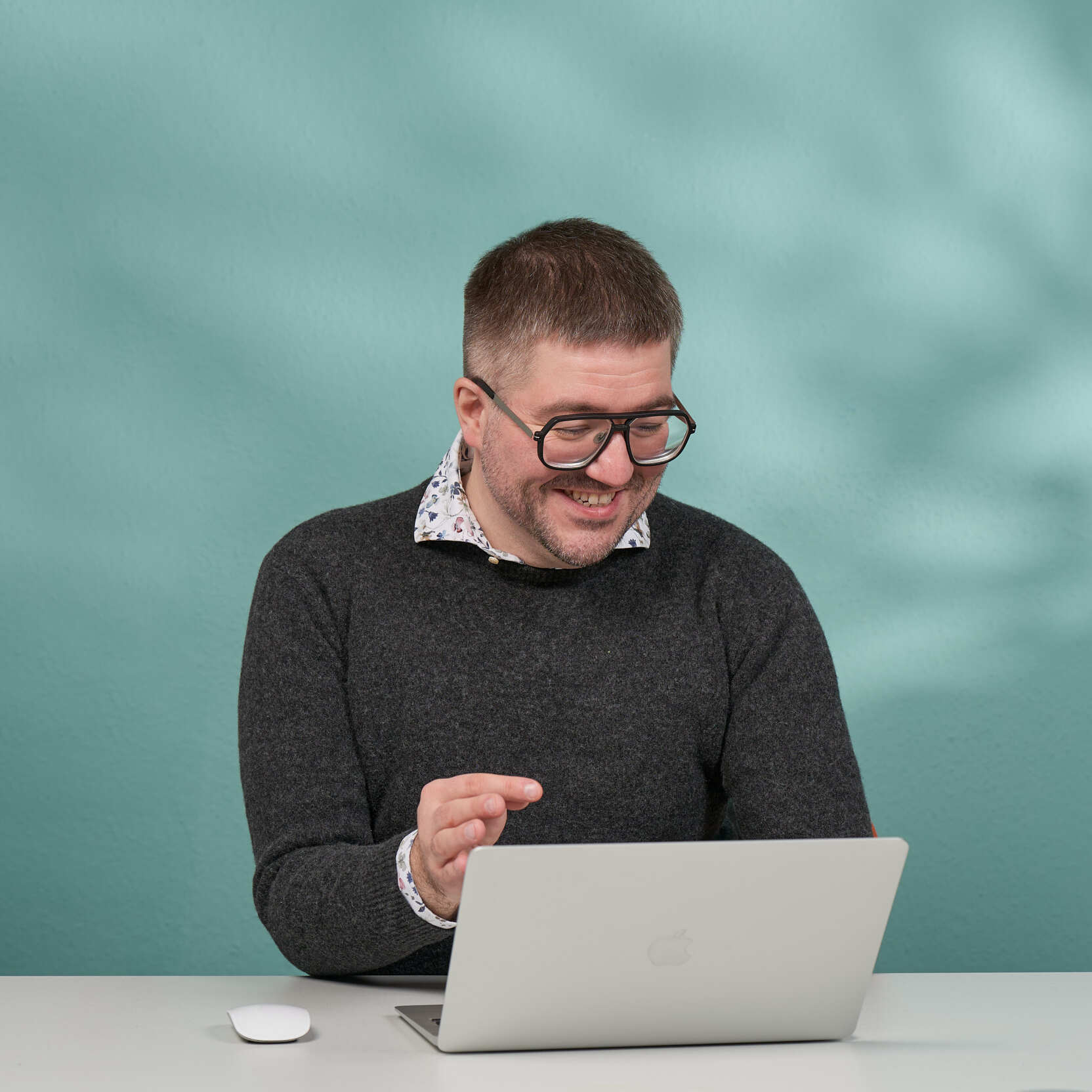 Michael Helbing Portraits_Web_106_Grün-1664x1664.jpg