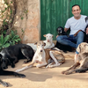 José Arce und seine Hunde  