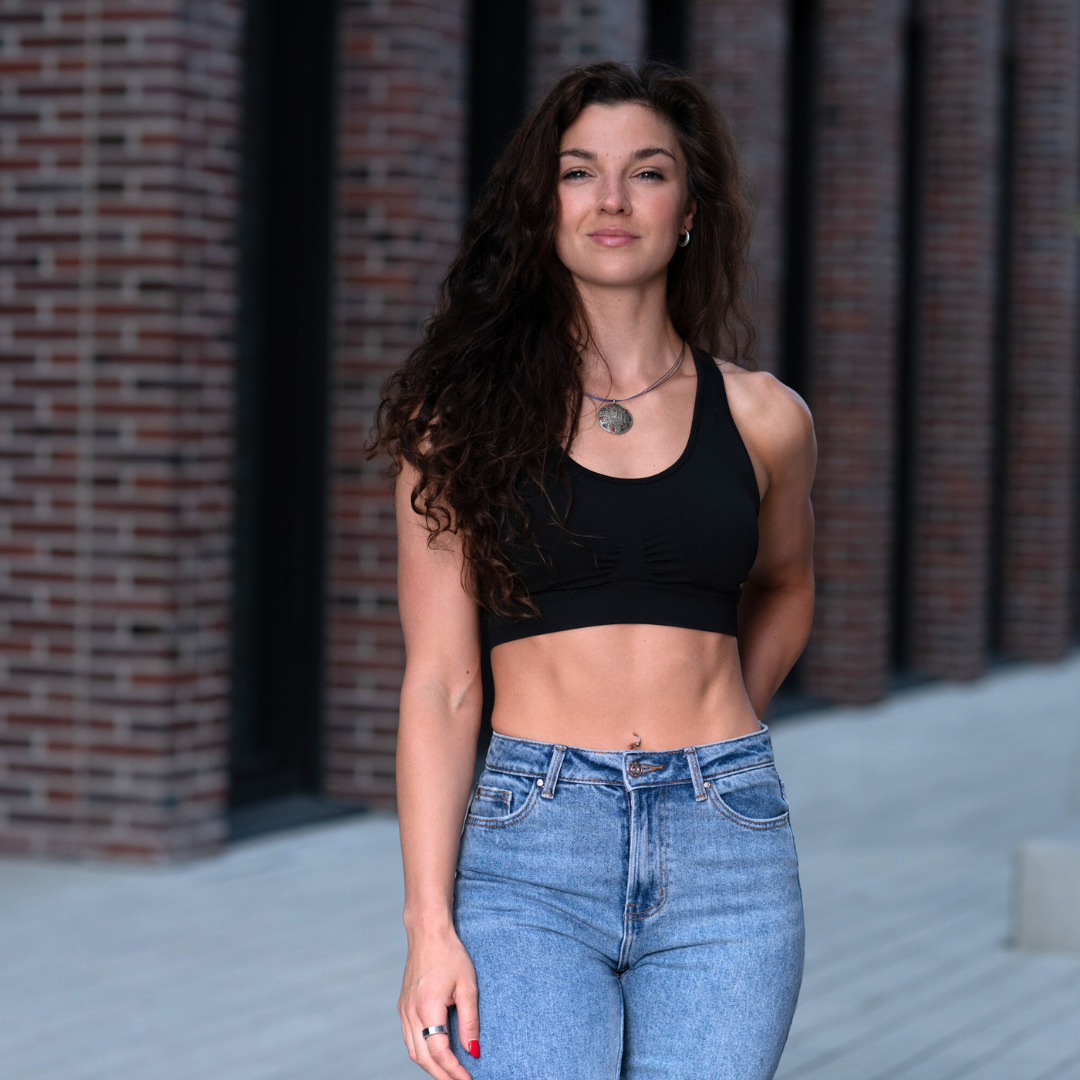 Lisa Linn-1080x1080.png