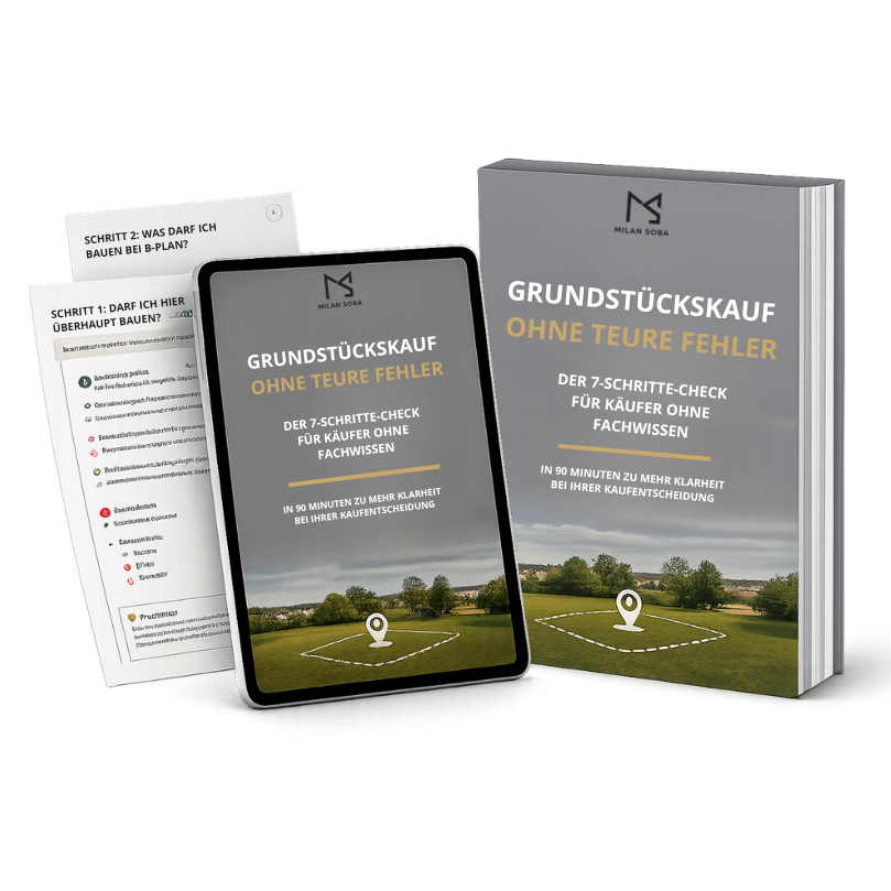Bildliche Darstellung des Leitfadens Grundstückskauf ohne teure Fehler auf Tablett und in gedruckter Form