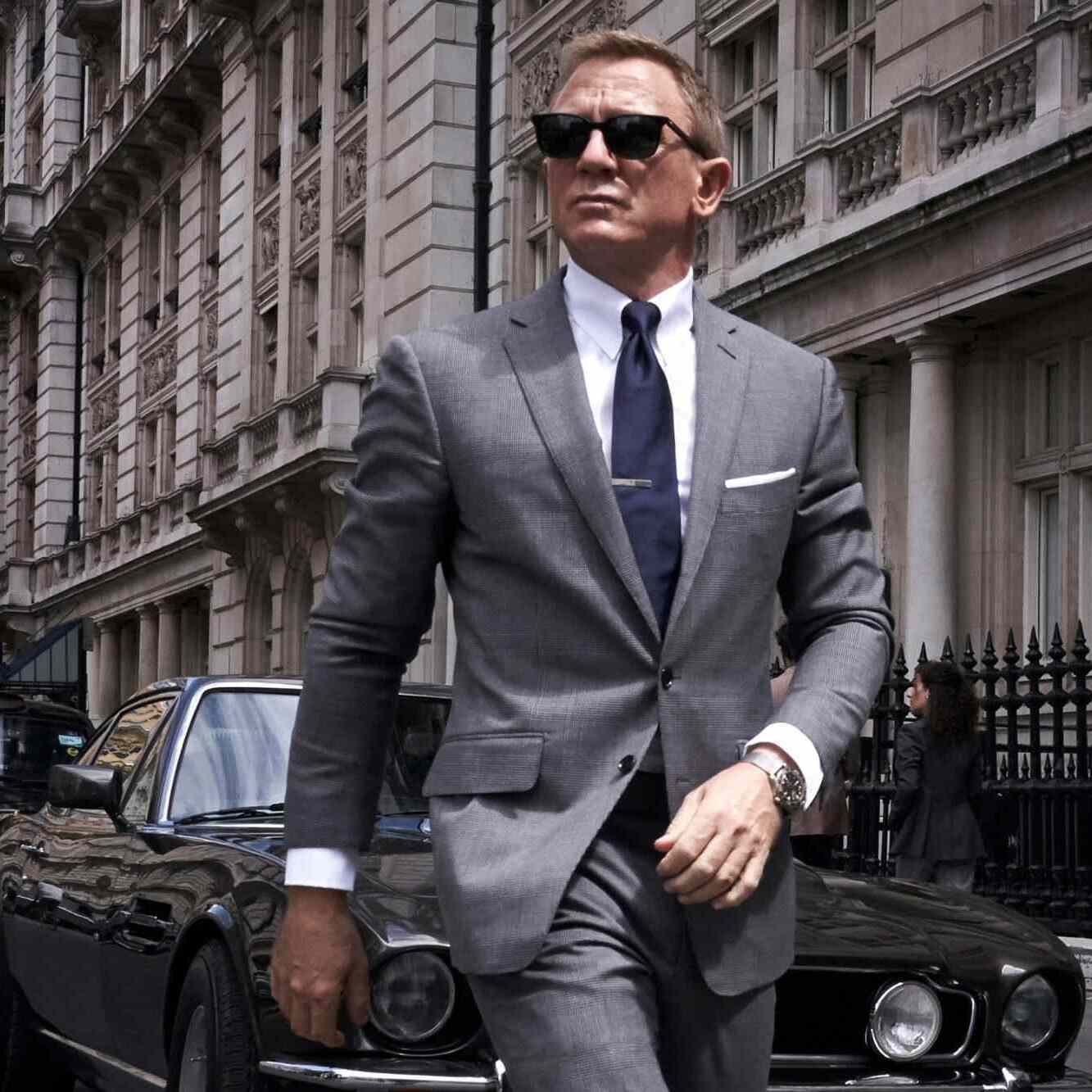 bond-25-b25_image_rgb-2000-a6f5bf7c08fc41c3a9228aa3748b87bc-1333x1333.jpg