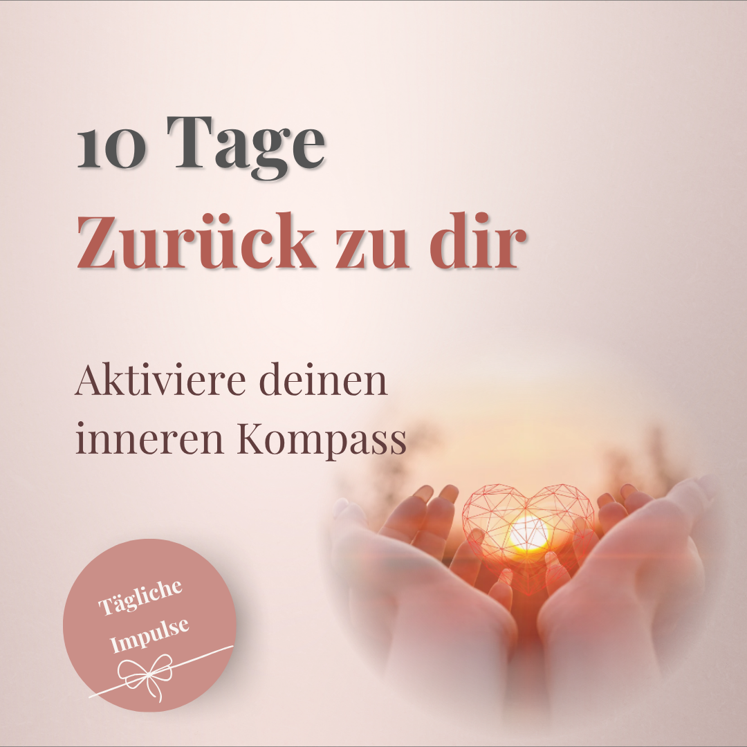 Banner für Mini-Produkt mit einer E-Mail-Serie, Foto mit Händen, die ein Herz halten aus goldenem Metall