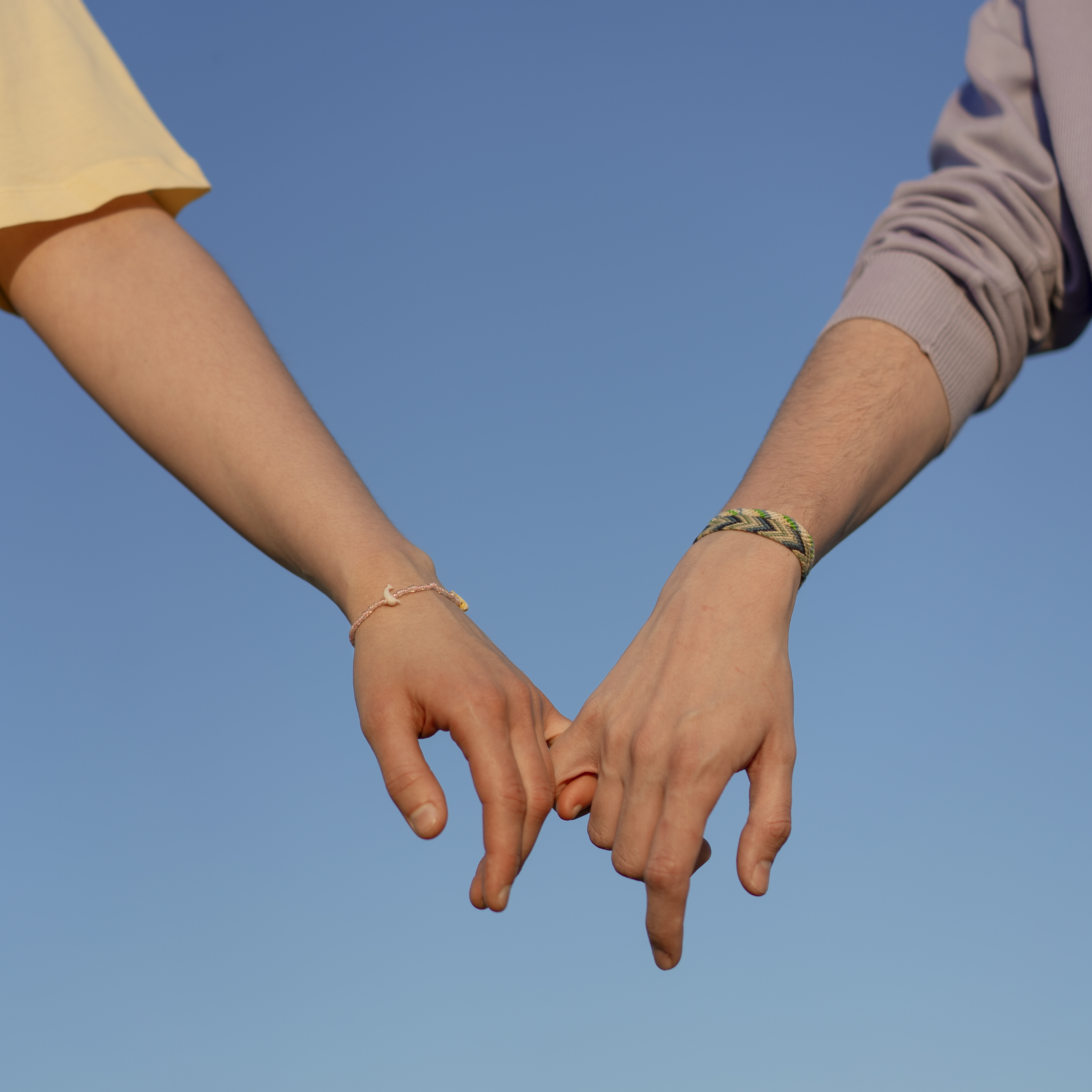 handgesten-symbolisieren-freundschaft-5333x5333.jpeg