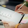 Seminarleiterin erklärt Inspektionsvorbereitung am Whiteboard